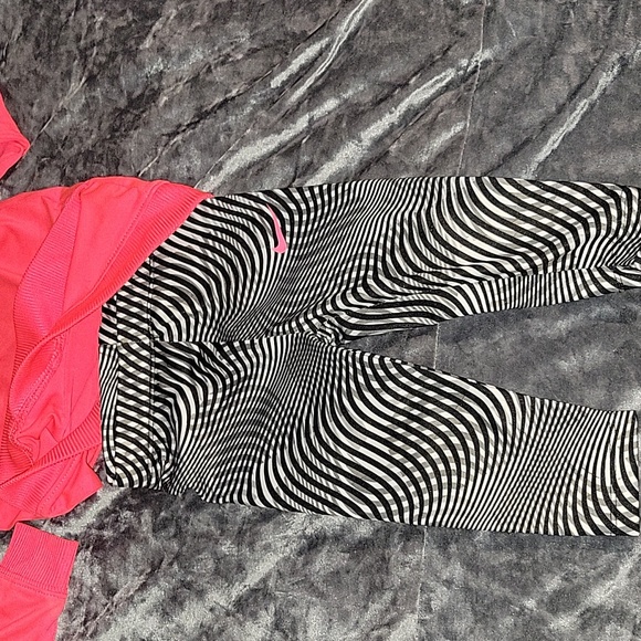 Nike toddler 2pc - Picture 3 of 4